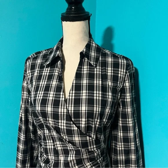 Talbots 12 Black Grey Plaid Faux Wrap Stretch Collared Long Sleeve Top - Picture 2 of 5